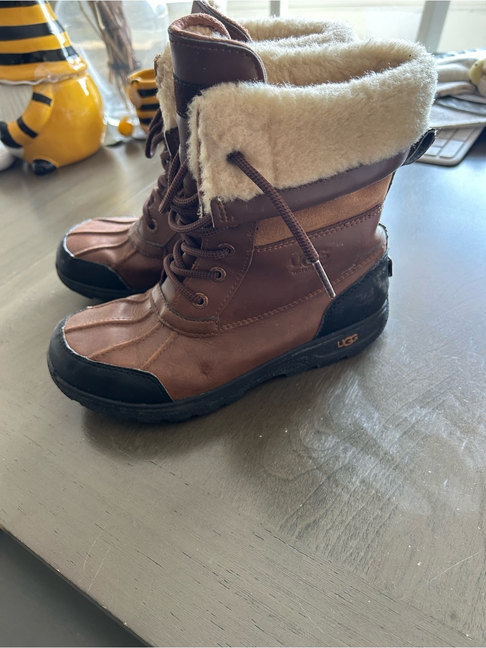 UGG Chestnut Brown Lace-Up Shearling-Trim Boot - Picture 5 of 11